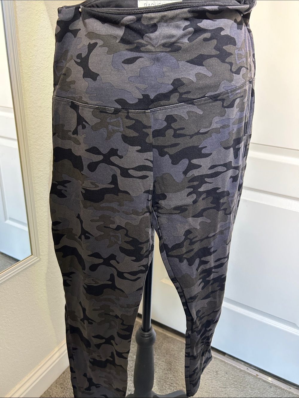 Rachel Zoe Black & Gray Camo High-Rise Leggings